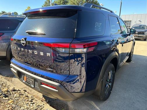2025 Nissan Pathfinder SV 4WD