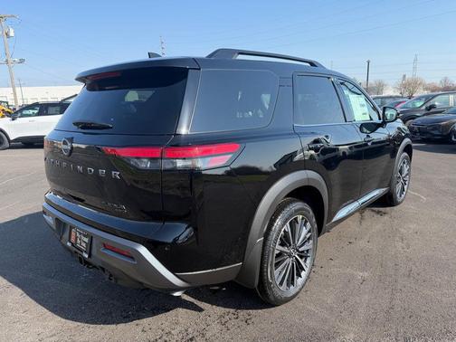 Super Black 2026 Nissan Pathfinder Platinum