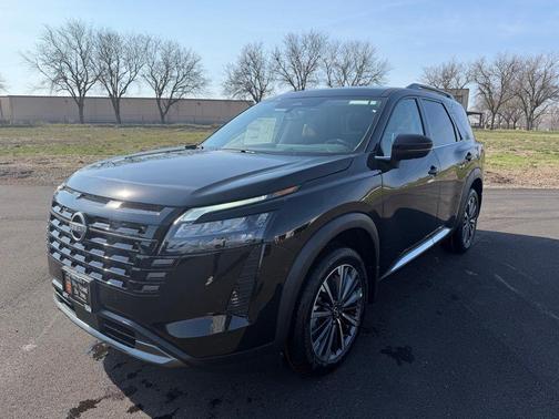 Super Black 2026 Nissan Pathfinder Platinum