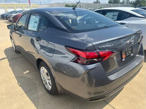 2025 Nissan Versa 1.6 S
