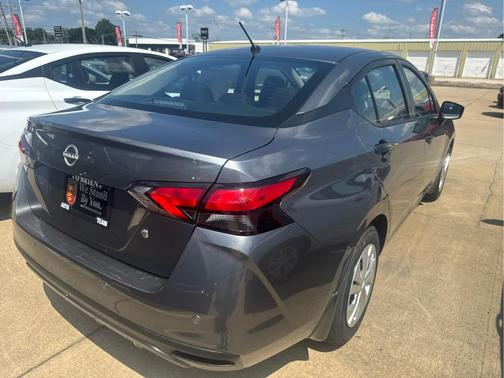 2025 Nissan Versa 1.6 S