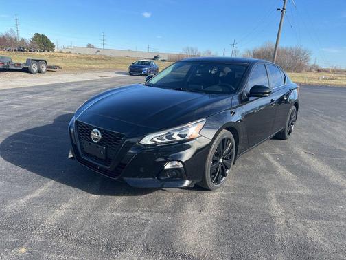2022 Nissan Altima SR FWD