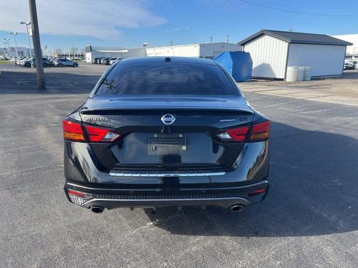 2022 Nissan Altima SR FWD