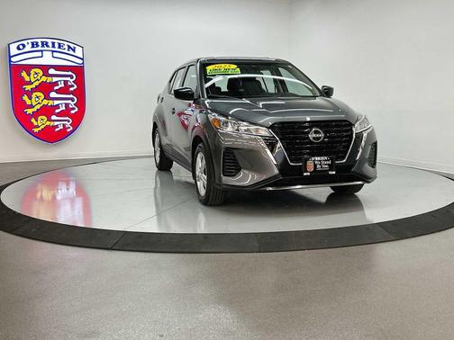 2025 Nissan Kicks S