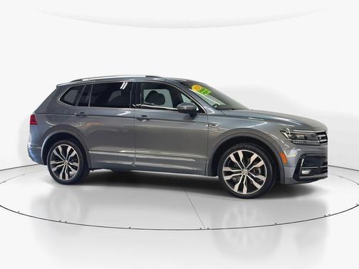 Platinum Gray Metallic 2020 Volkswagen Tiguan 2.0T SEL R-Line 4MOTION