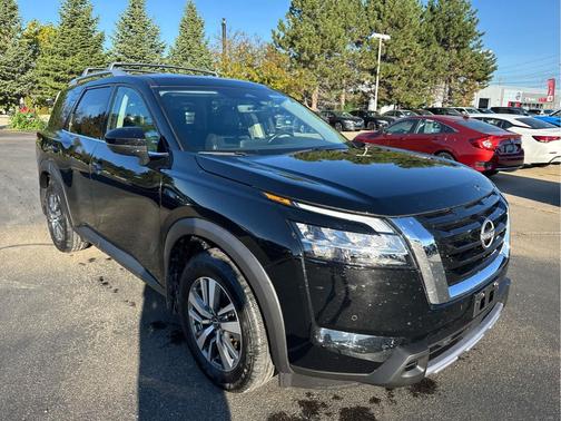 2024 Nissan Pathfinder SL 4WD