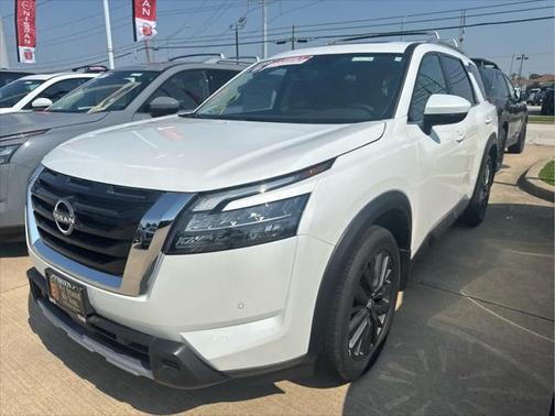 2025 Nissan Pathfinder SL 4WD