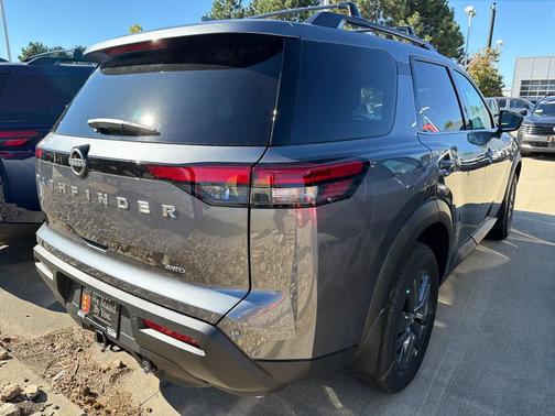 2025 Nissan Pathfinder SV 4WD