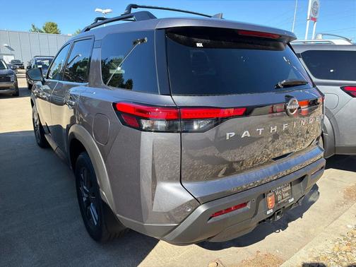 2025 Nissan Pathfinder SV 4WD