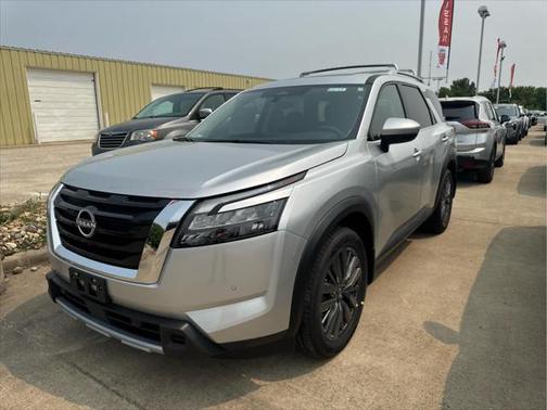 2025 Nissan Pathfinder SL 4WD