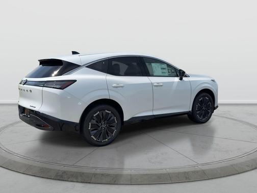 Everest White Pearl Tricoat 2026 Nissan Murano Platinum