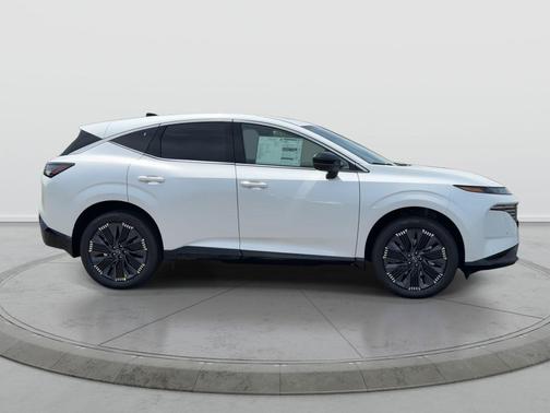 Everest White Pearl Tricoat 2026 Nissan Murano Platinum