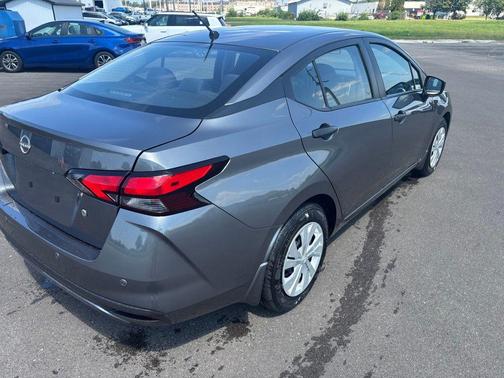 Gun Metallic 2025 Nissan Versa 1.6 S