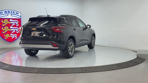 Mosaic Black Metallic 2025 Chevrolet Trax LT