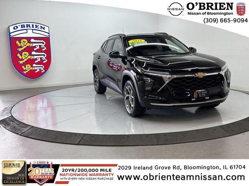 Mosaic Black Metallic 2025 Chevrolet Trax LT