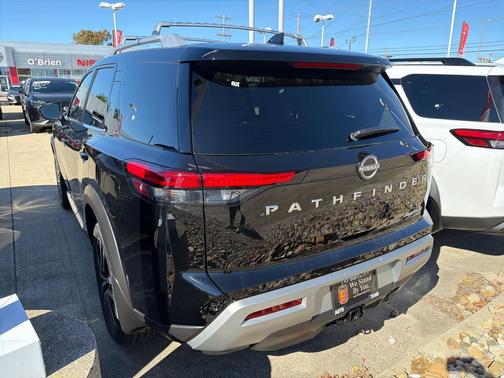 2025 Nissan Pathfinder Platinum 4WD