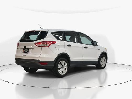 OXFORD WHITE 2014 Ford Escape S