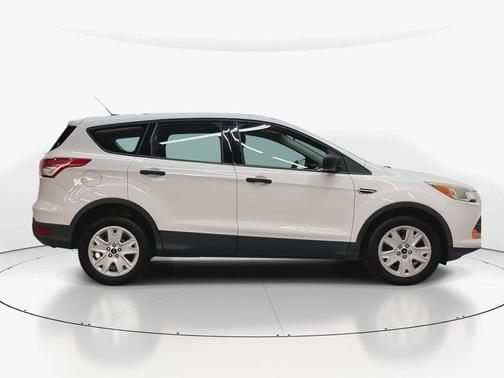 OXFORD WHITE 2014 Ford Escape S