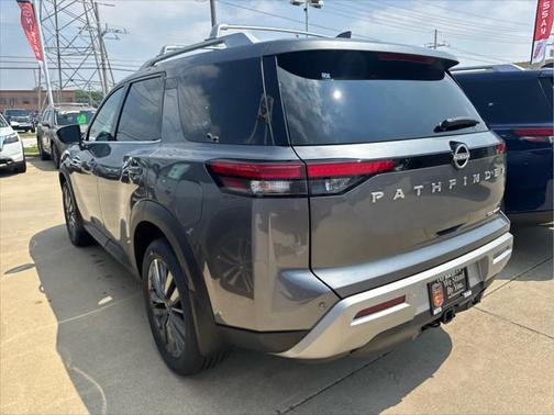 2025 Nissan Pathfinder SL 4WD