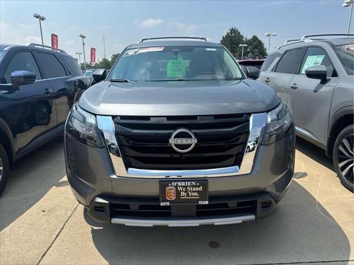 2025 Nissan Pathfinder SL 4WD