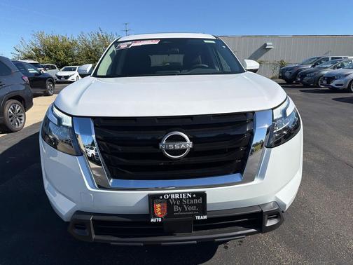 2025 Nissan Pathfinder SV 4WD