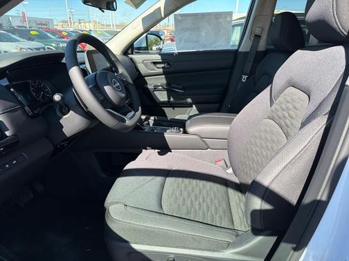 2025 Nissan Pathfinder SV 4WD