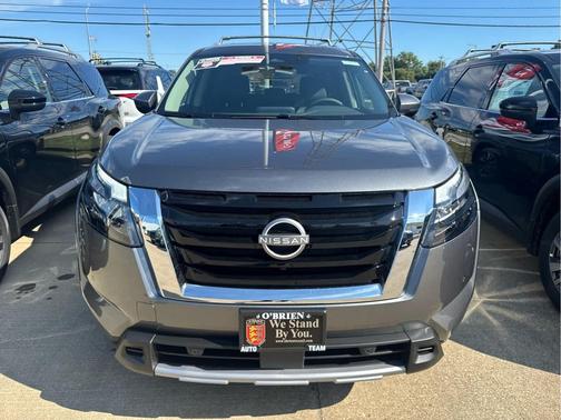 2025 Nissan Pathfinder SL 4WD