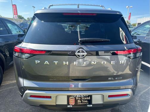 2025 Nissan Pathfinder SL 4WD