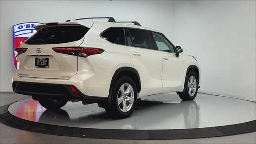 2020 Toyota Highlander LE