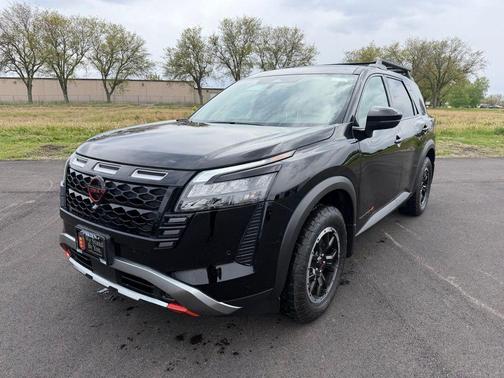 Super Black 2026 Nissan Pathfinder Rock Creek