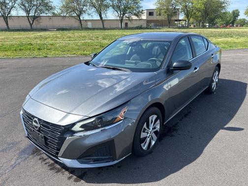 Gun Metallic 2025 Nissan Altima S FWD