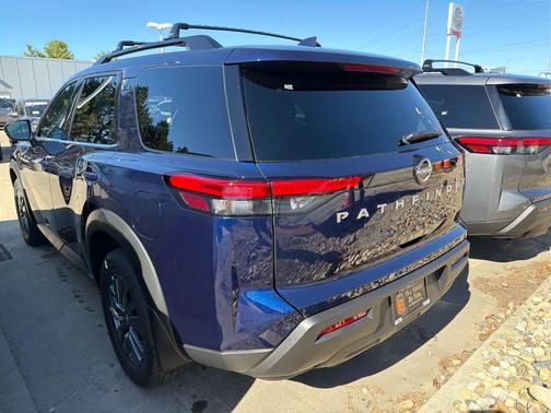 2025 Nissan Pathfinder SV FWD
