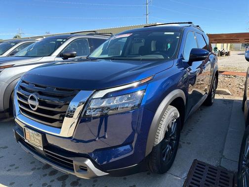 2025 Nissan Pathfinder SV FWD