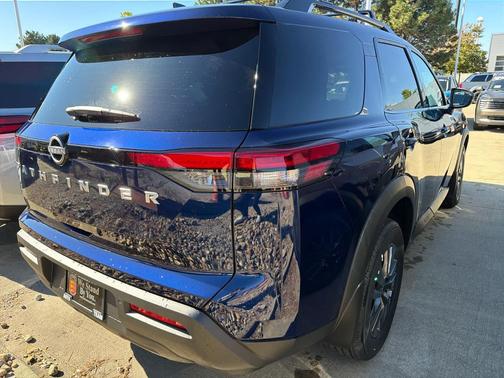 2025 Nissan Pathfinder SV FWD