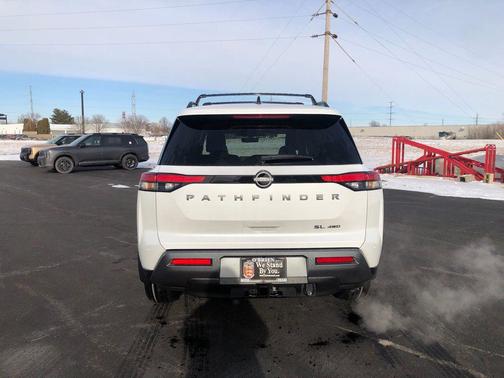 2026 Nissan Pathfinder SL