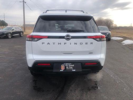 2026 Nissan Pathfinder SV