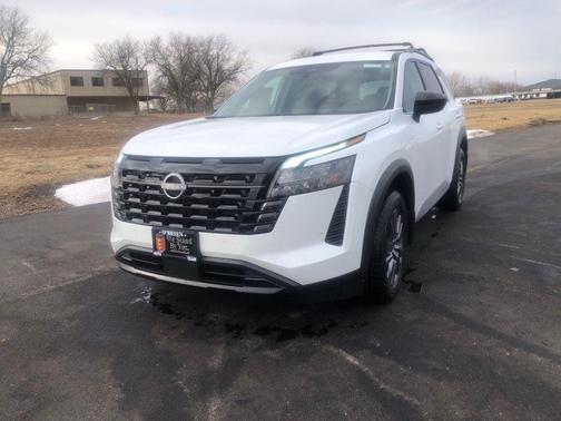 2026 Nissan Pathfinder SV