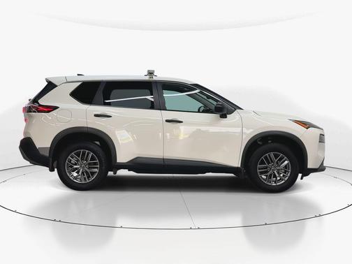 Glacier White 2022 Nissan Rogue S