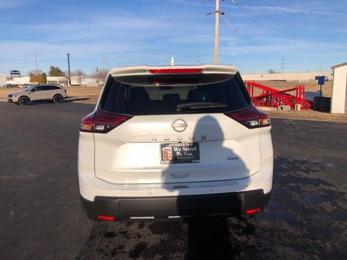 2026 Nissan Rogue SV