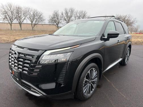 Super Black 2026 Nissan Pathfinder Platinum