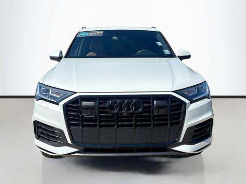 2022 Audi Q7 55 Premium Plus