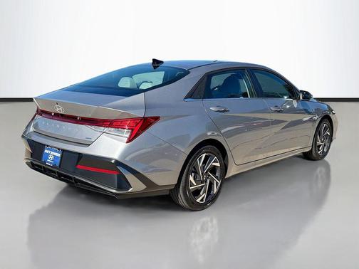2025 Hyundai ELANTRA HEV Limited