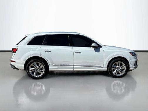 2020 Audi Q7 55 Premium Plus