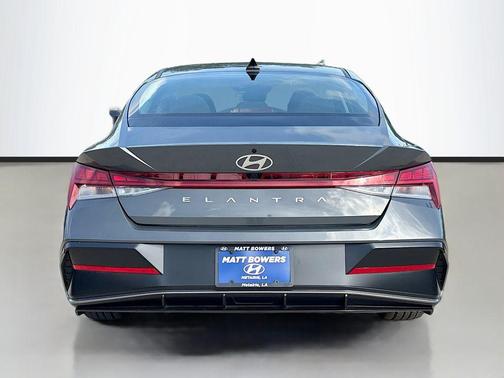 2025 Hyundai ELANTRA SEL