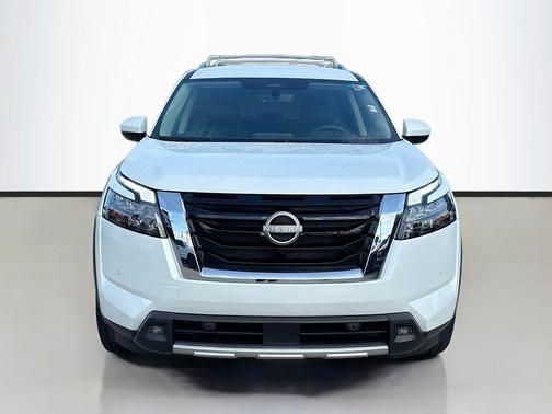 2025 Nissan Pathfinder SL FWD
