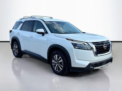 2025 Nissan Pathfinder SL FWD