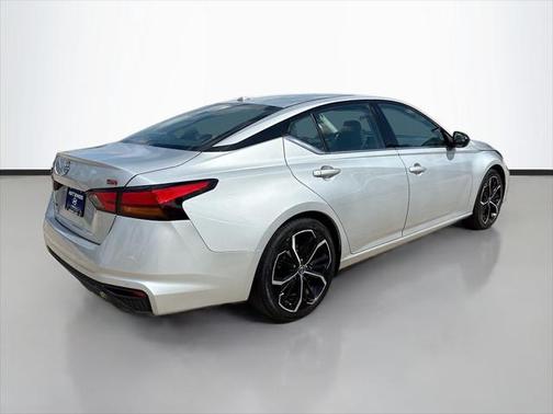 2023 Nissan Altima SR FWD