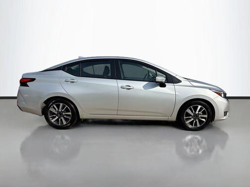 2023 Nissan Versa 1.6 SV