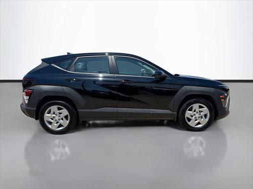 2025 Hyundai KONA SE