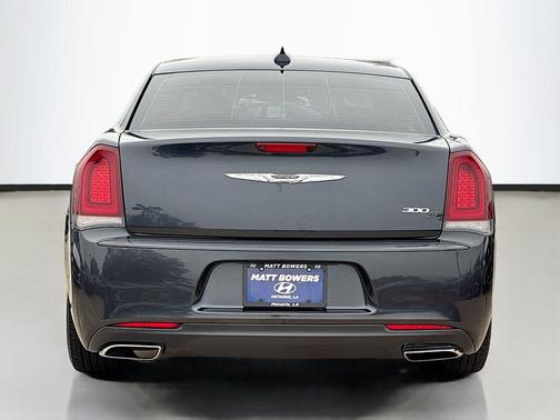 2016 Chrysler 300 S
